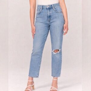 A&F Ultra High-Rise Ankle Straight Jeans in Light Wash 34P/18S Petite